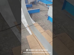 Montaggio di pannello solare - rotolo del sostegno che forma macchina per la pagina solare