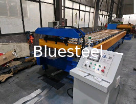 20-25m/min Velocità di formazione Macchina per la formazione di pannelli di lamiera del tetto con opzioni personalizzabili