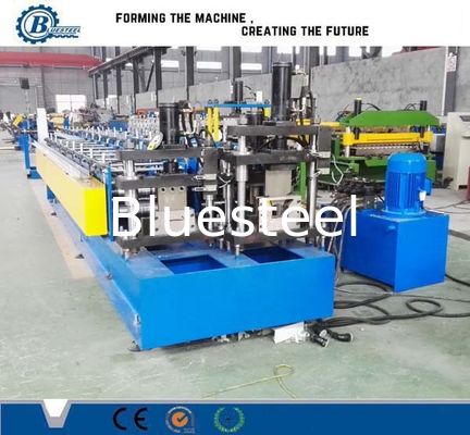 perno del muro a secco e rotolo della pista che forma macchina