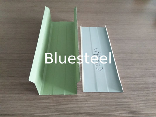 perno del muro a secco e rotolo della pista che forma macchina