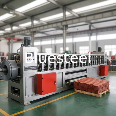 Macchina per la formatura di rotoli di piastrelle 220V/380V con 18-30 stazioni a rulli e sistema di taglio idraulico per la produzione di pannelli per coperture